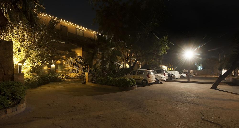 Jukaso It Suites Gurgaon Exterior foto